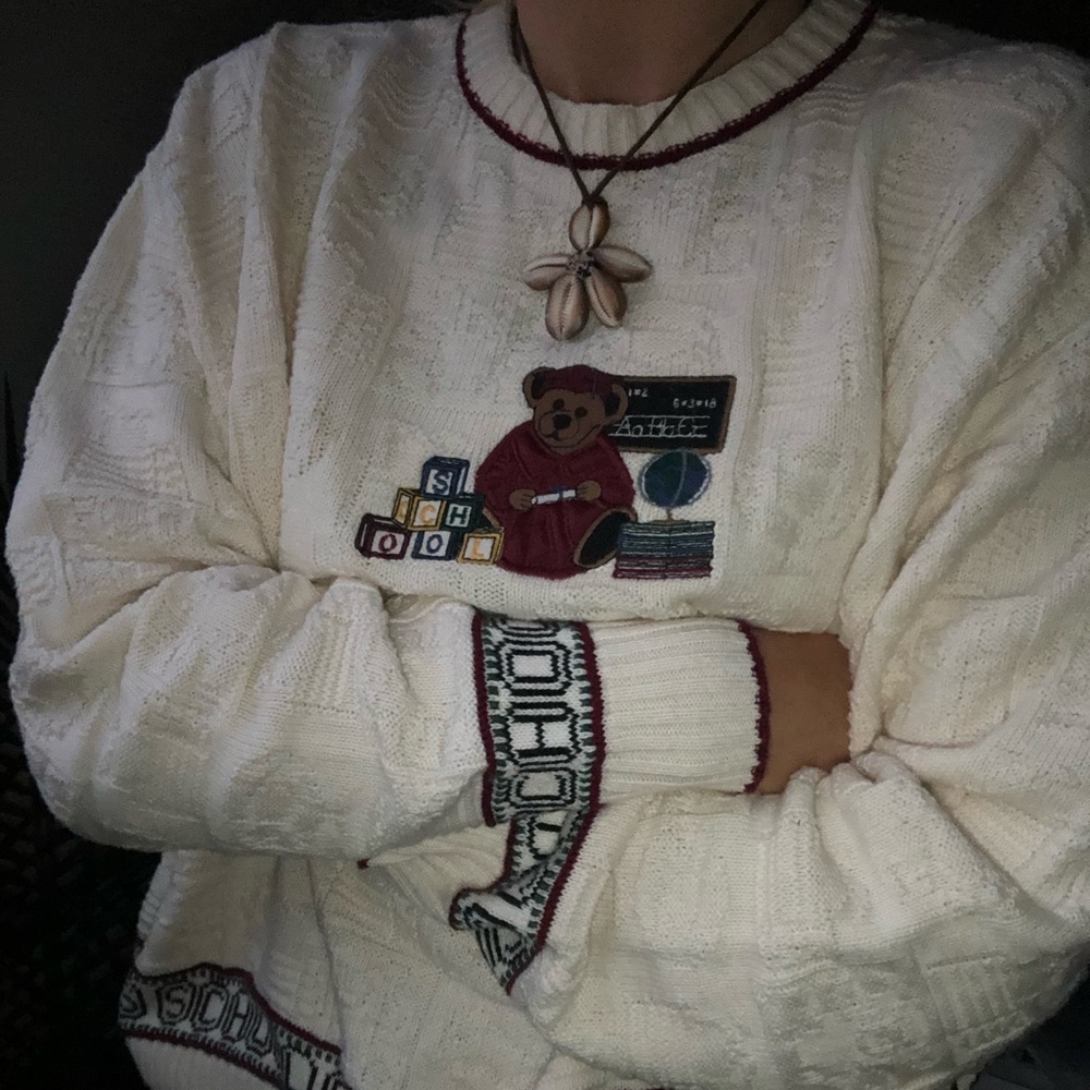 Oversized School Sweater 🐻